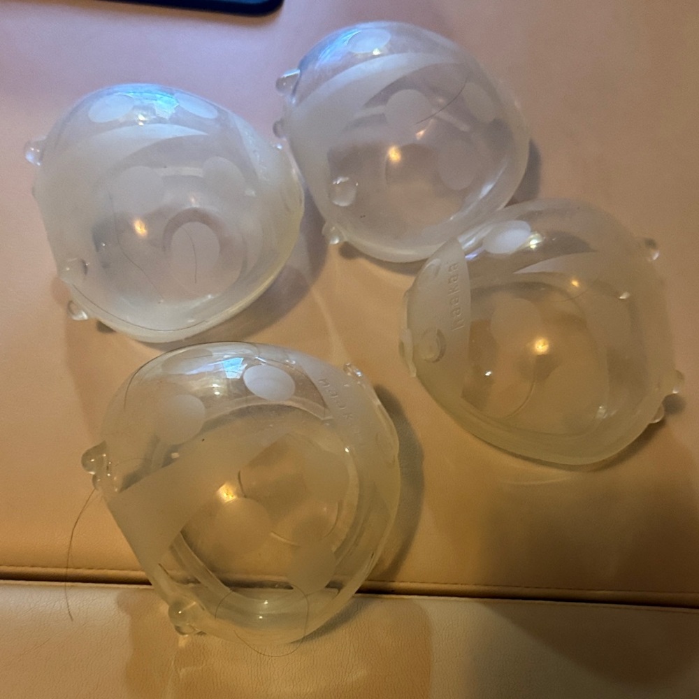Set of 4 Hakaa Ladybug Silicone Breastmilk Storage Shells